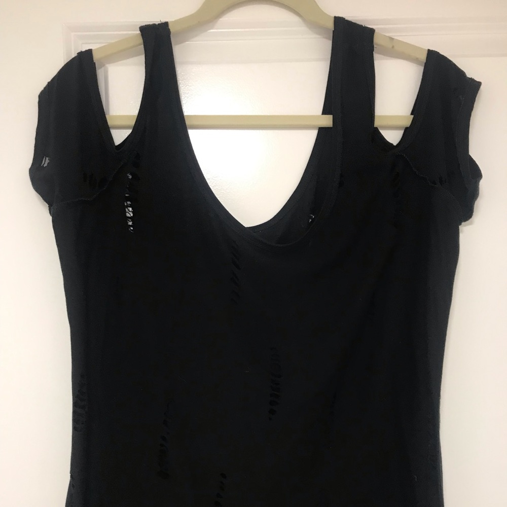 Bailey 44 black cold shoulder cut out top.